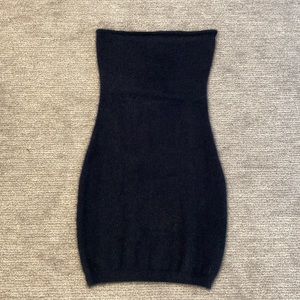 MESHKI Black fluffy strapless dress